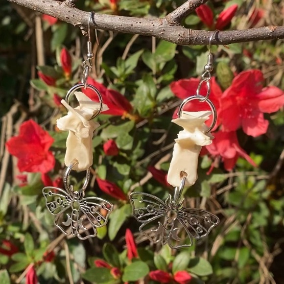 SOLD - Real Possum Vertebrae Luna Moth Charm Nickel Free Earrings - - Picture 7 of 12